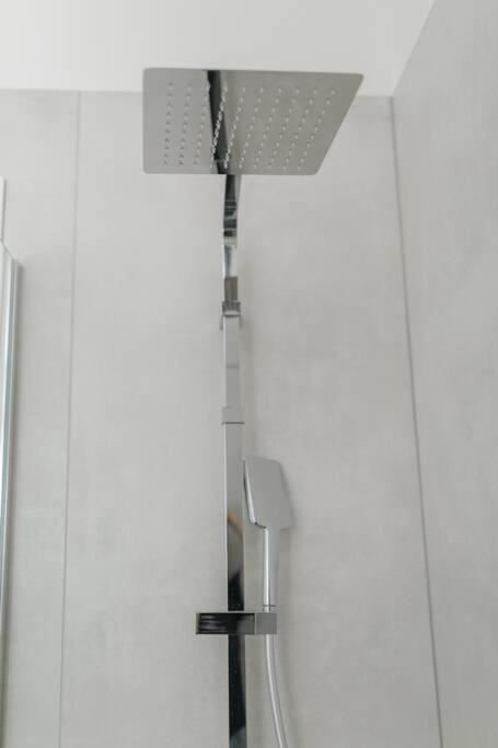 Nuovo Bianco Appena Ristrutturato *